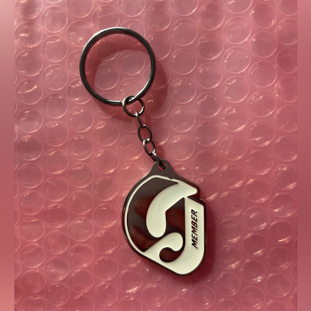 Glossier Member Keychain Accessory with pink pouch included - Picture 2 of 5